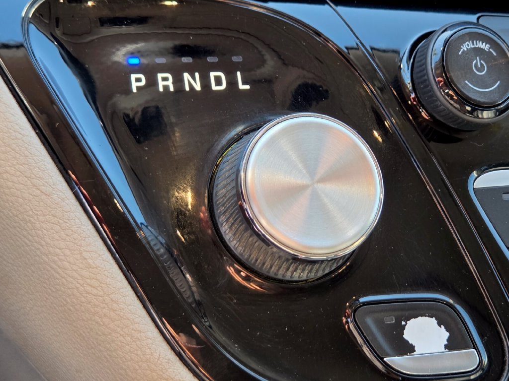 Used 2019 Chrysler Pacifica Limited FWD image 34