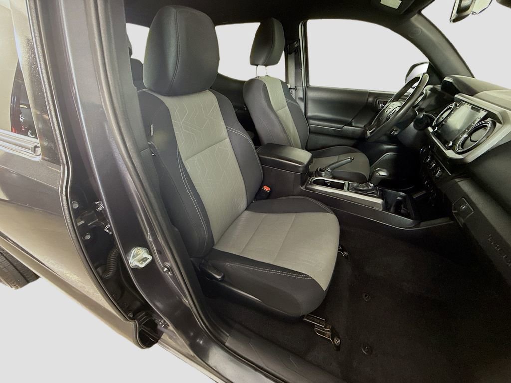Certified 2021 Toyota Tacoma TRD Off-Road image 18