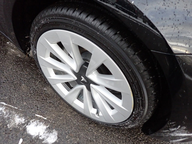 Used 2023 Tesla Model 3 Standard Range image 10