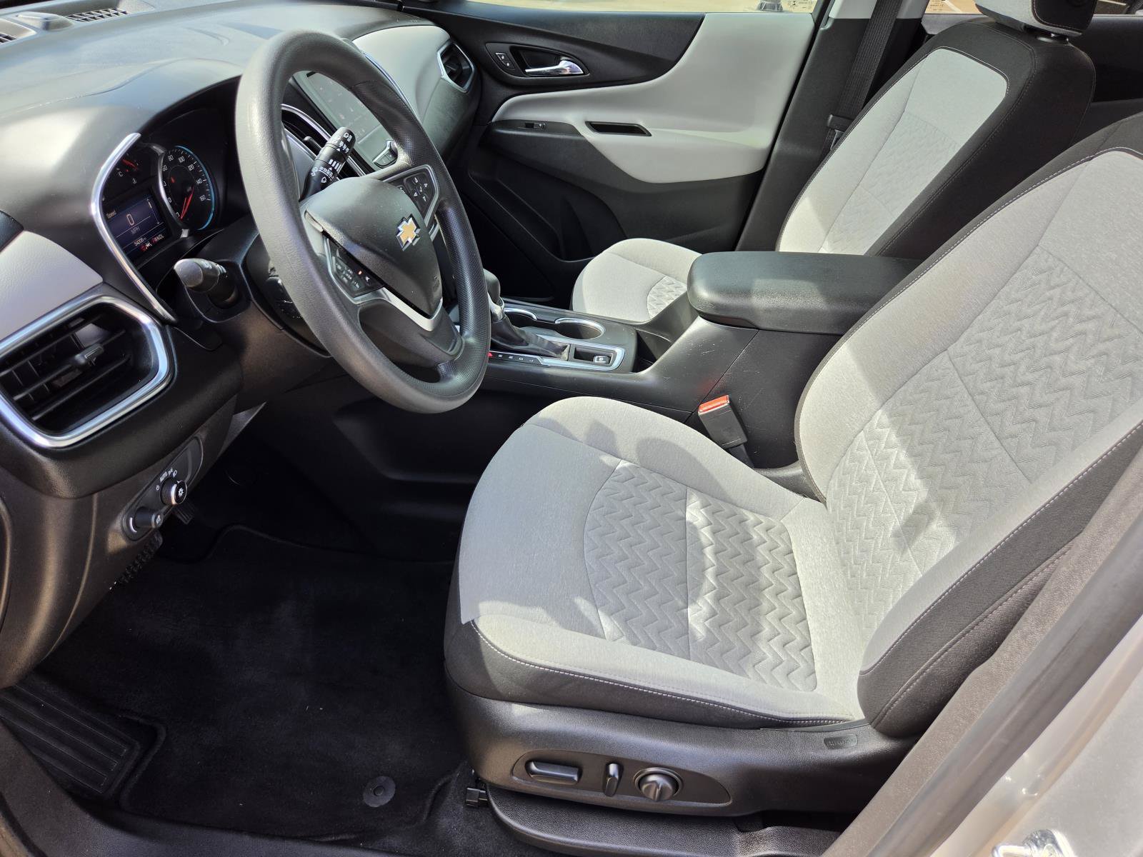 Used 2022 Chevrolet Equinox LS w/ LS Convenience Package FWD image 17