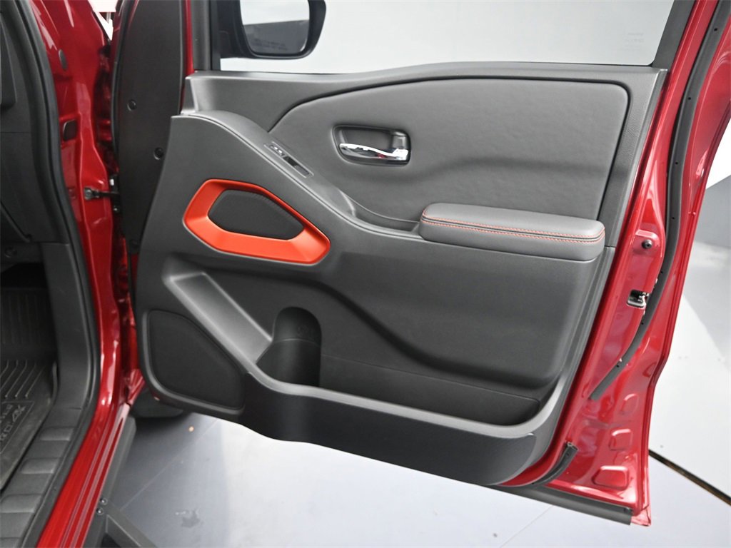 Used 2024 Nissan Frontier PRO-4X w/ Off-Road Protection Package image 21