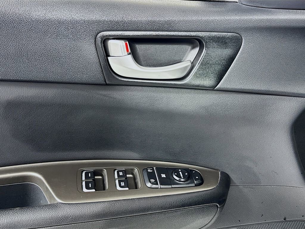 Used 2019 Kia Optima S FWD image 15