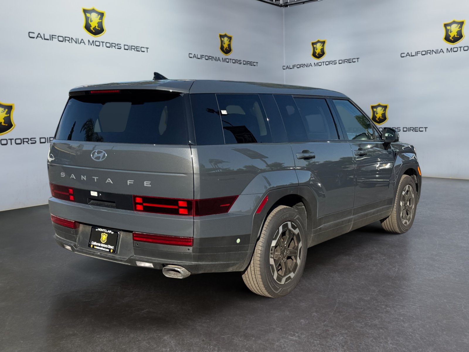 Used 2025 Hyundai Santa Fe SE FWD image 5