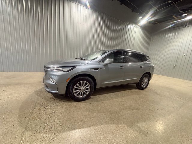Used 2024 Buick Enclave Premium image 2