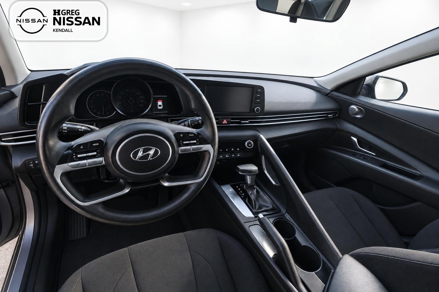 Used 2023 Hyundai Elantra SEL w/ Preferred Accessory Package FWD image 11