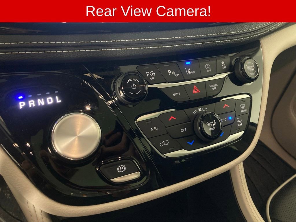 Used 2024 Chrysler Pacifica Limited image 10