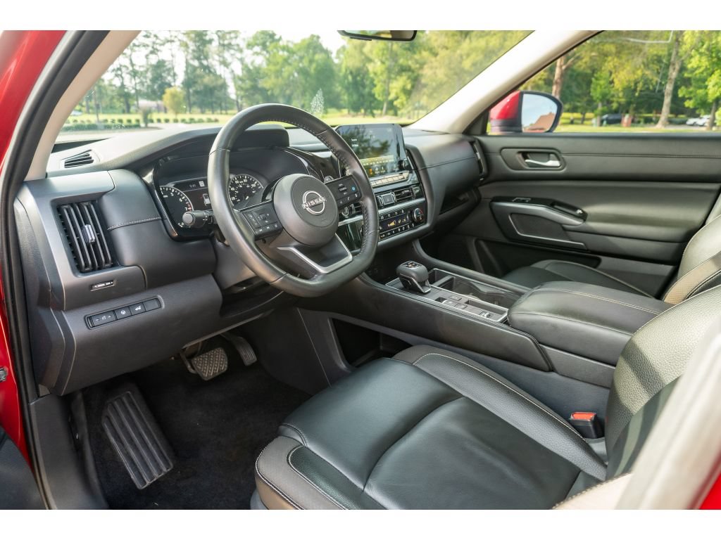 Used 2023 Nissan Pathfinder SL FWD image 10