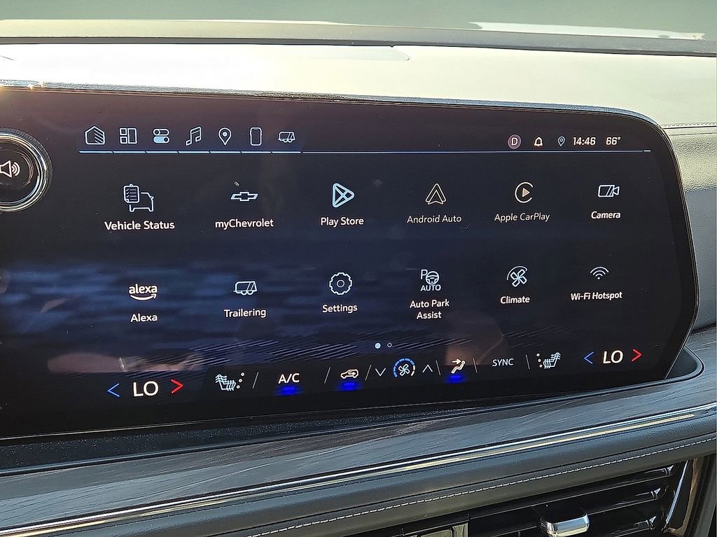 Used 2025 Chevrolet Suburban Z71 image 28