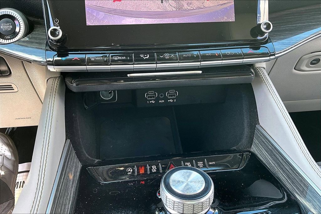 Used 2022 Jeep Wagoneer Series III w/ Flexible Seating Group RWD image 15