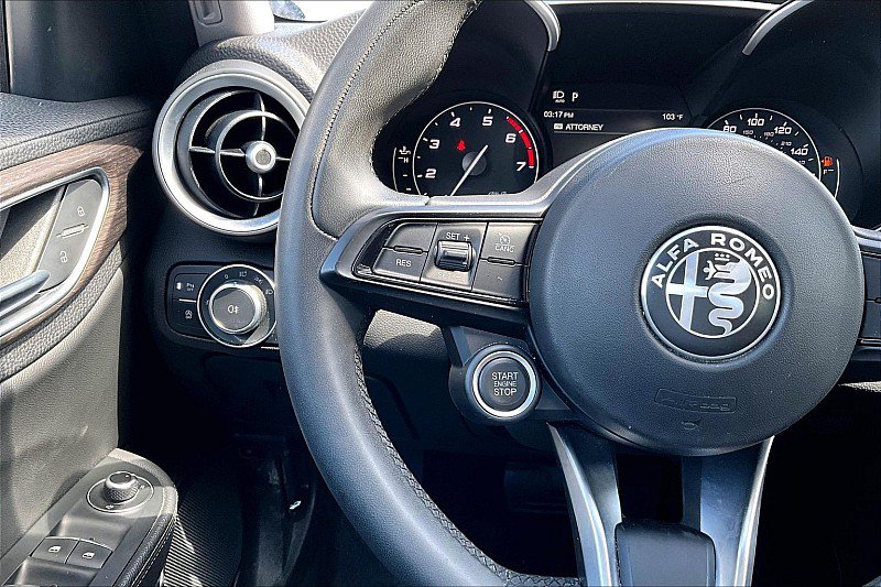 Used 2021 Alfa Romeo Giulia Ti RWD image 15
