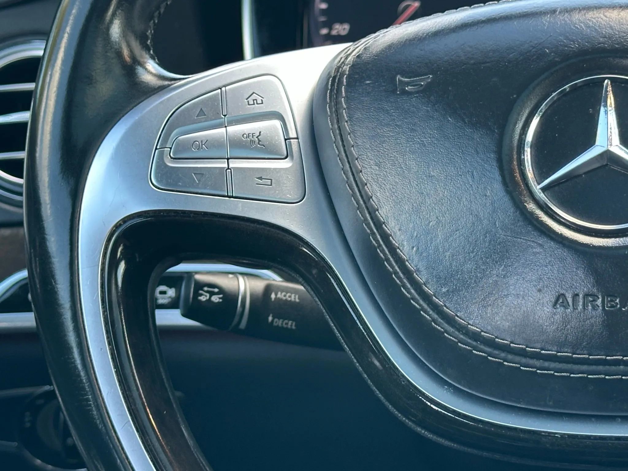 Used 2015 Mercedes-Benz S 550 4MATIC Sedan image 33