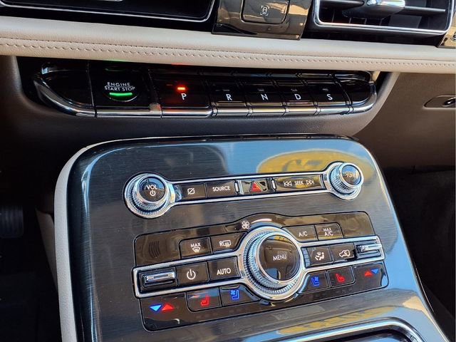 Used 2023 Lincoln Nautilus Reserve image 26