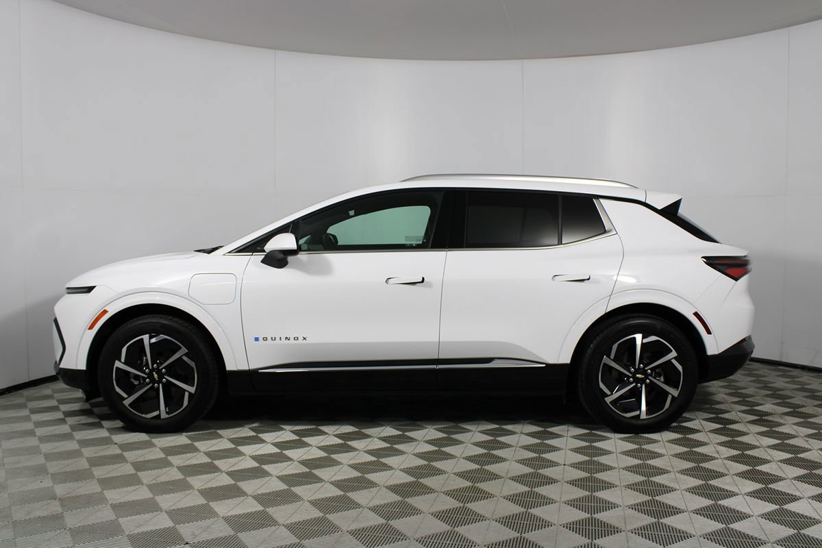 Used 2025 Chevrolet Equinox EV LT w/ Convenience Package image 28