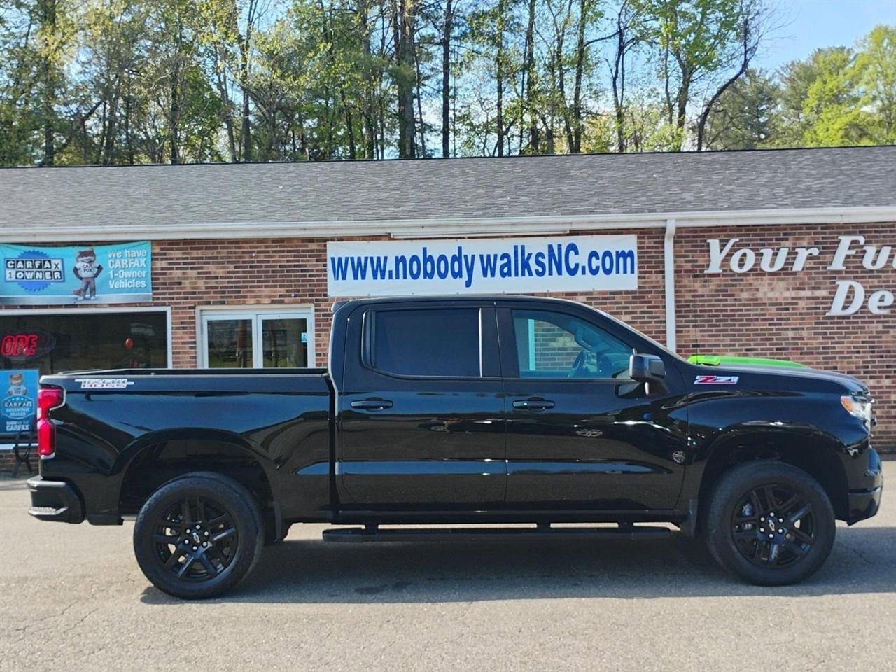 Used 2024 Chevrolet Silverado 1500 LT Trail Boss w/ Convenience Package II AWD/4WD image 4
