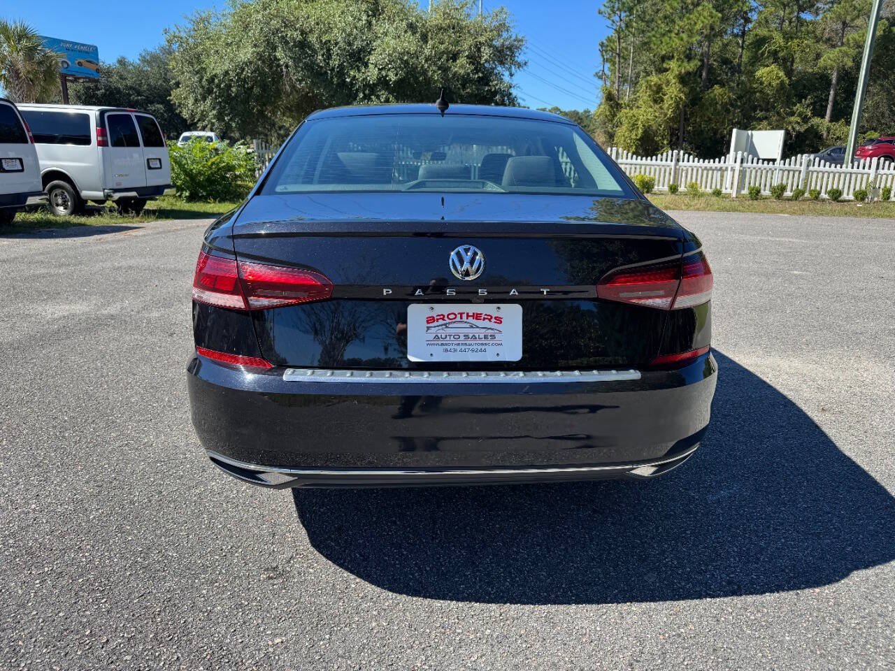 Used 2021 Volkswagen Passat 2.0T SE FWD image 34