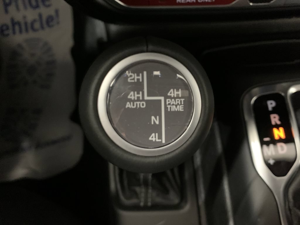 Used 2024 Jeep Wrangler Unlimited Rubicon AWD/4WD image 26