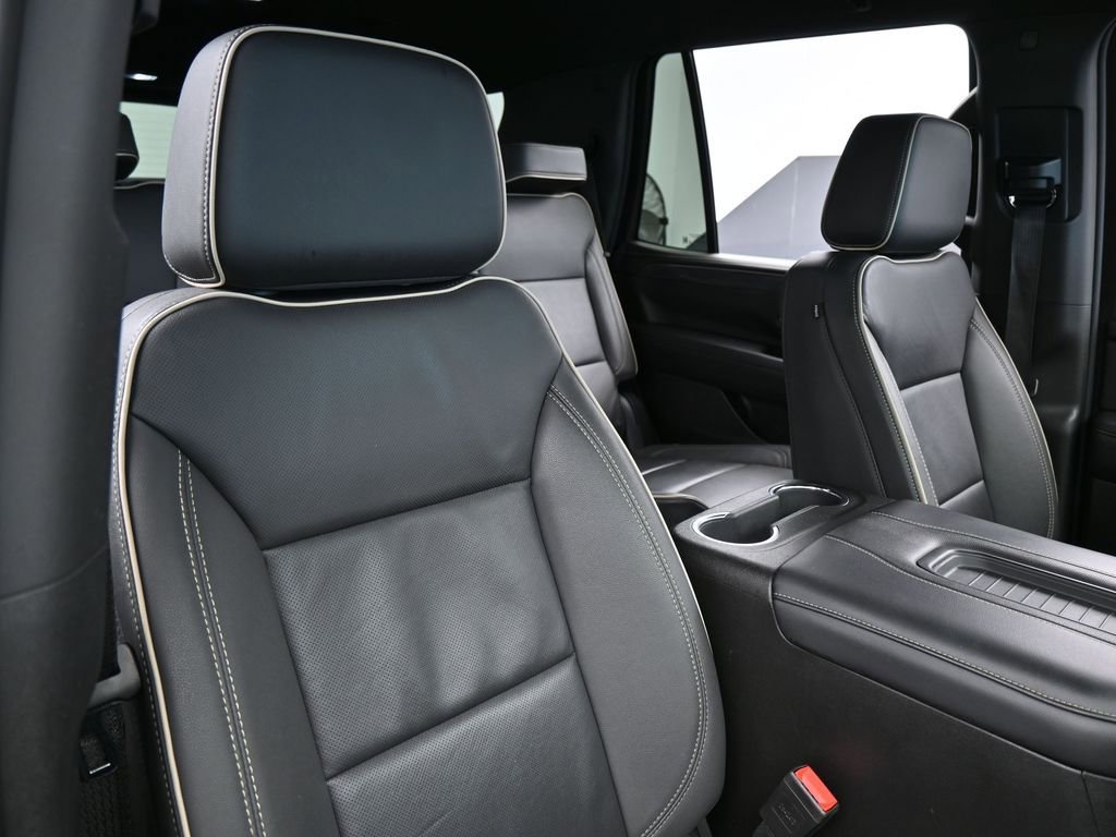 Used 2024 GMC Yukon SLT w/ SLT Luxury Package image 53