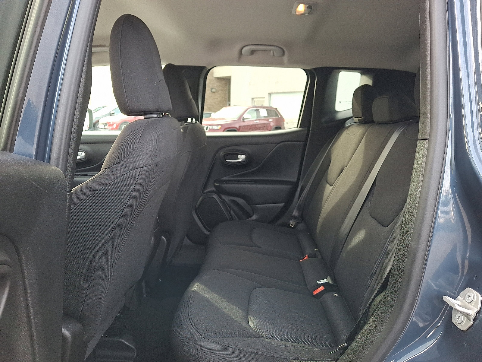 Used 2023 Jeep Renegade Latitude image 11