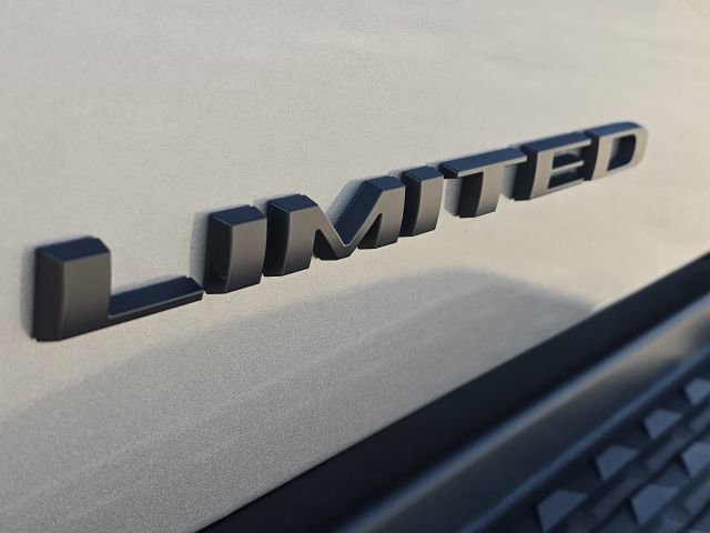 Used 2023 RAM 3500 Limited image 12