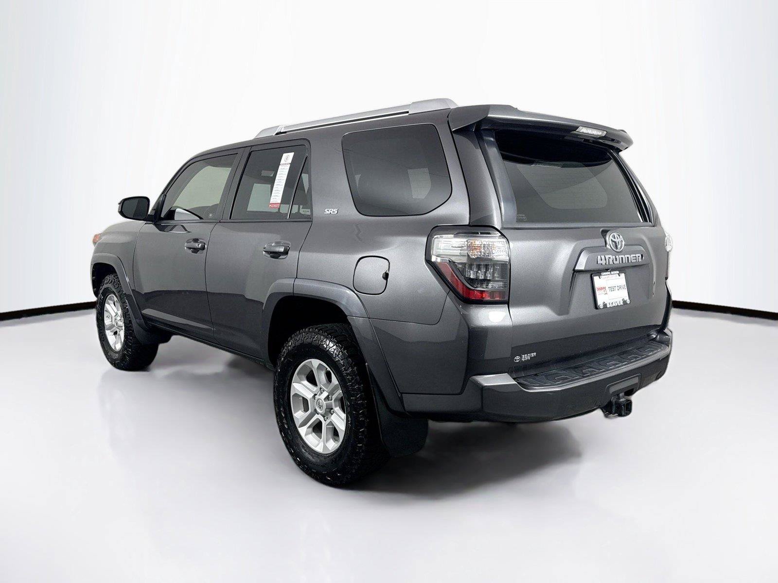 Used 2017 Toyota 4Runner SR5 AWD/4WD image 12