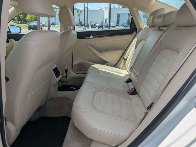 Used 2015 Volkswagen Passat TDI SEL Premium FWD image 14