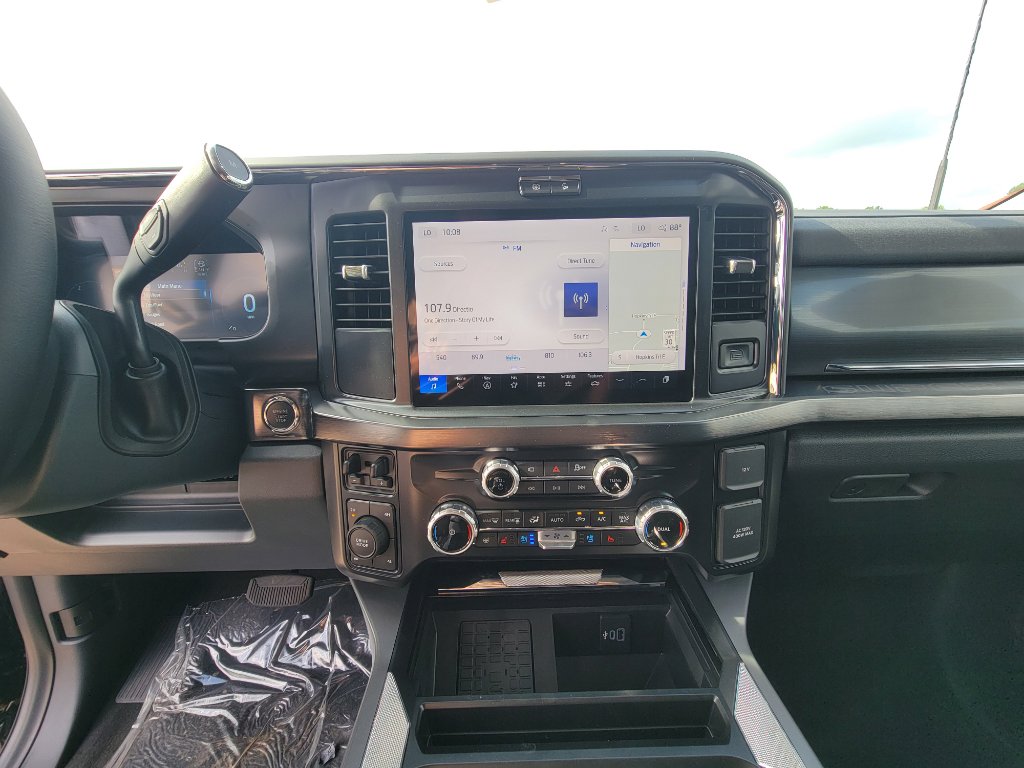 New 2025 Ford F250 Lariat w/ Black Appearance Package image 21