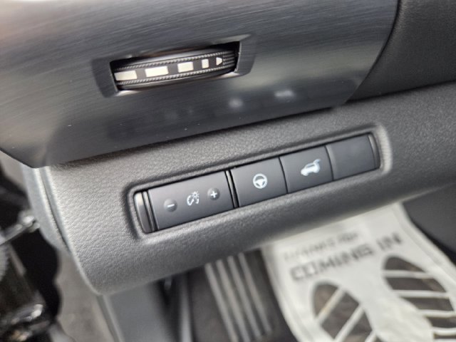 Used 2025 Nissan Pathfinder SL AWD/4WD image 19