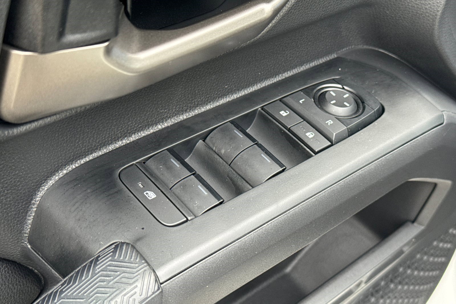 Used 2025 Toyota Tacoma TRD Off-Road image 13