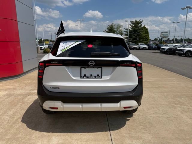 Certified 2025 Nissan Kicks SV w/ Charging Package FWD image 5