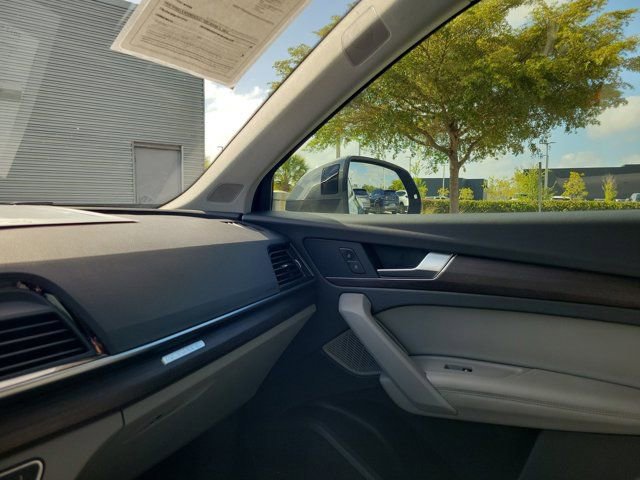 Certified 2023 Audi Q5 2.0T Premium Plus image 29