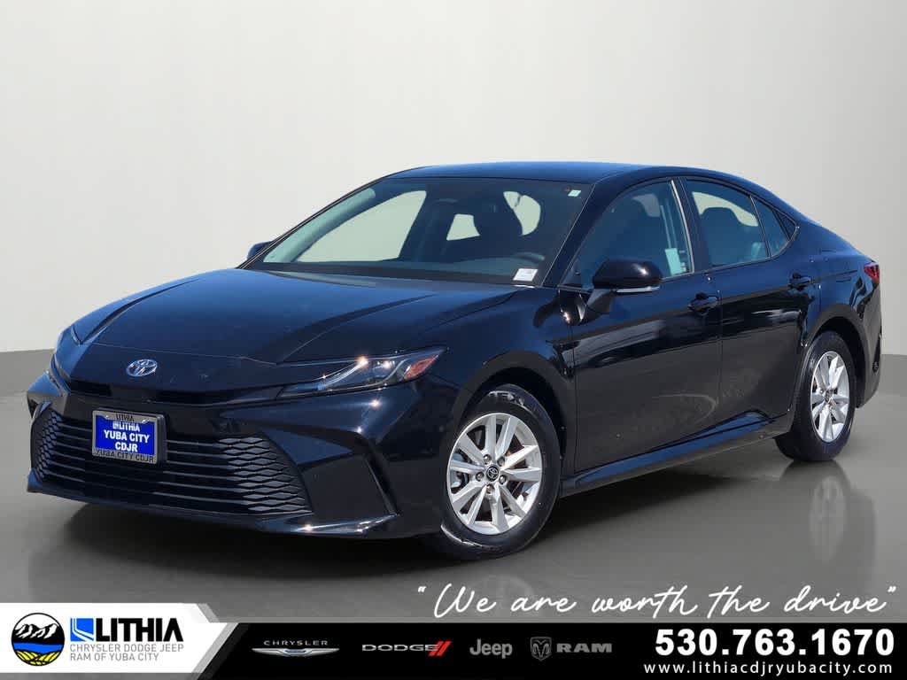 Used 2025 Toyota Camry LE FWD image 1