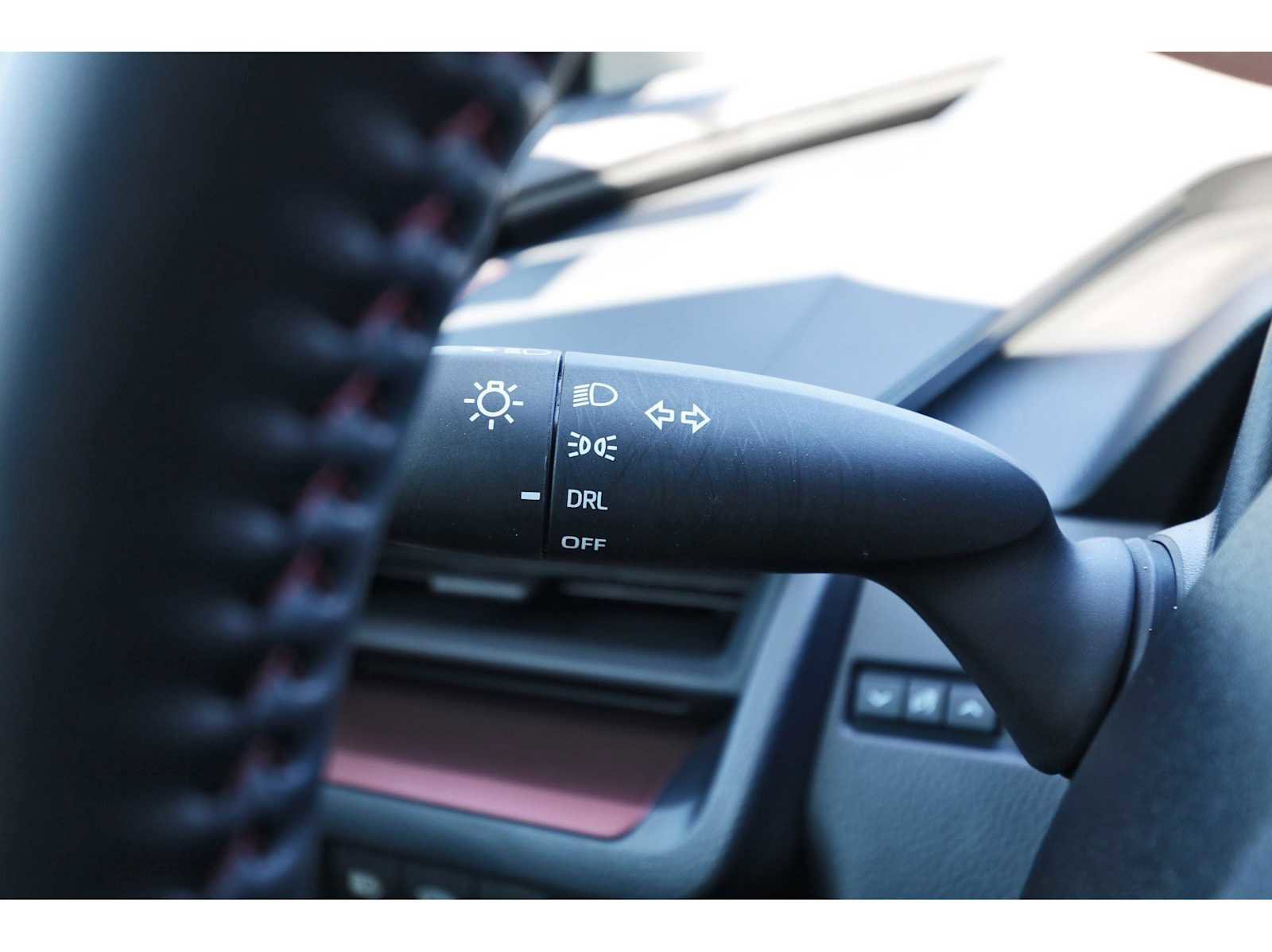 Used 2025 Toyota Prius Plug-In Hybrid image 17