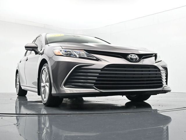 Used 2024 Toyota Camry LE w/ Cold Weather Package FWD image 27