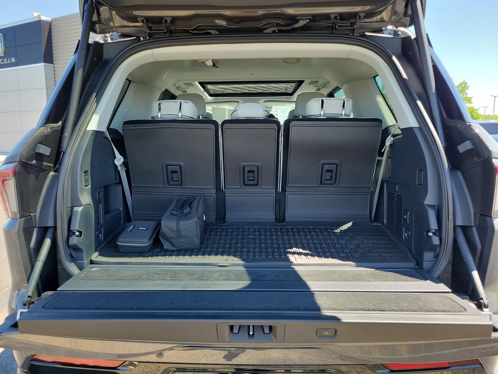 New 2026 Lincoln Navigator Black Label AWD/4WD image 10