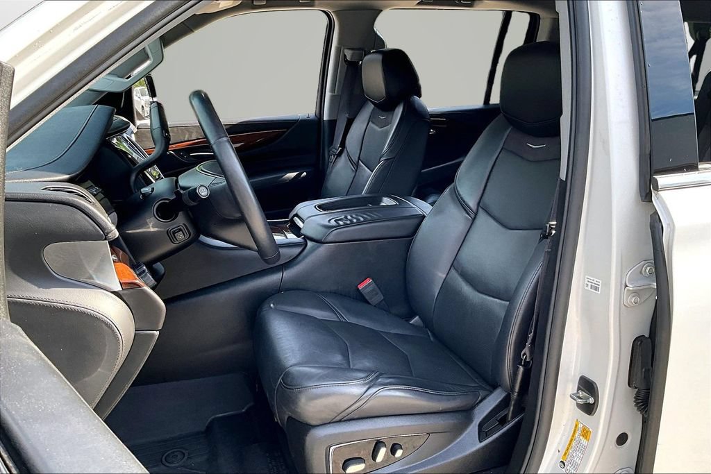 Used 2017 Cadillac Escalade ESV Luxury AWD/4WD image 21