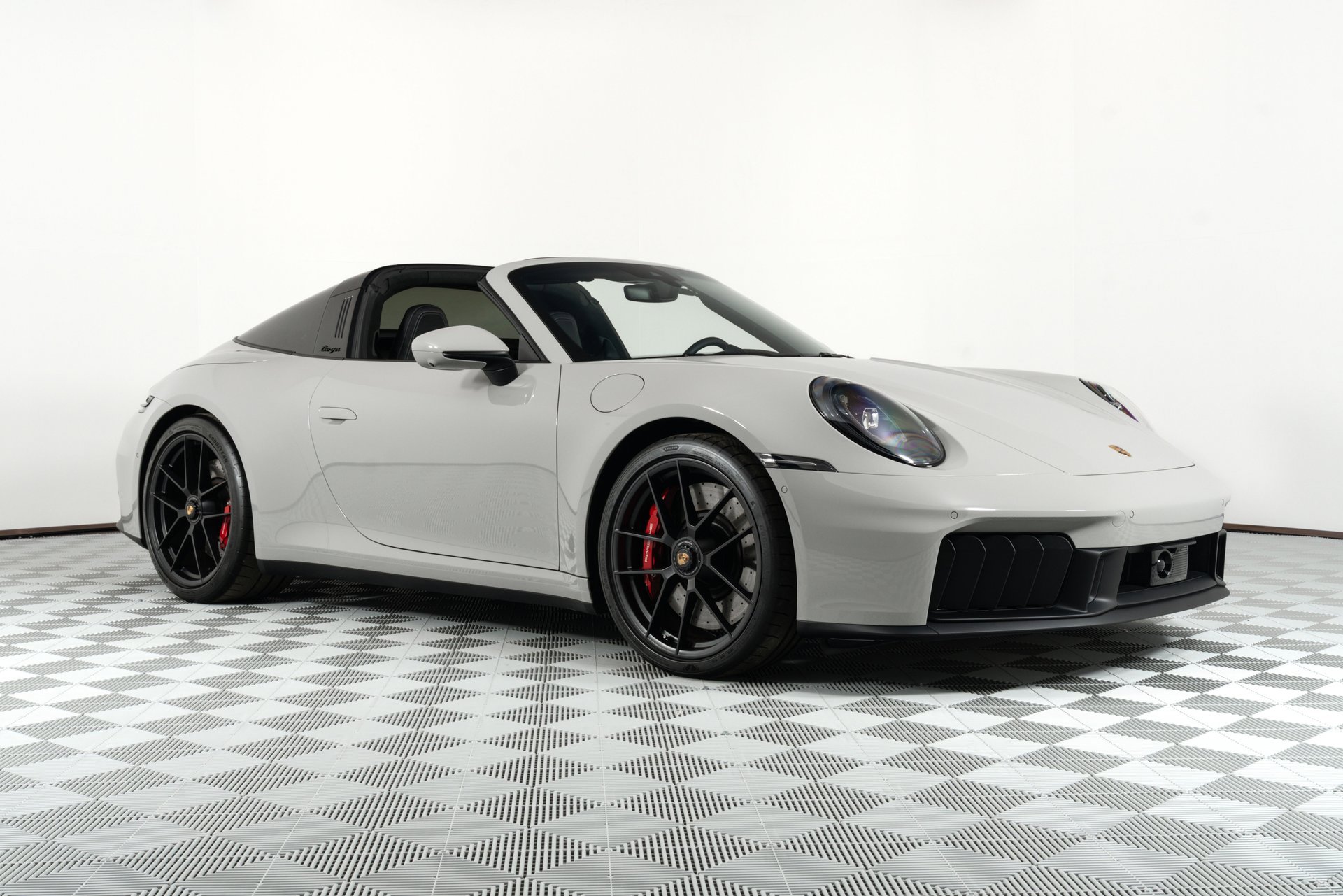 Used 2025 Porsche 911 Targa 4 GTS image 1