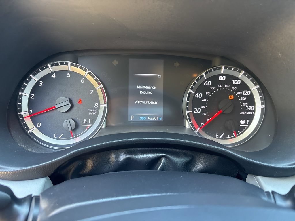 Used 2021 Toyota Highlander LE FWD image 31