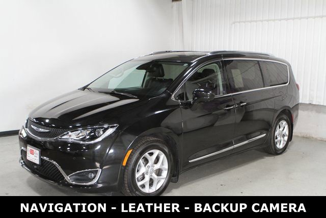 Used 2020 Chrysler Pacifica Touring-L Plus w/ Tire & Wheel Group image 2