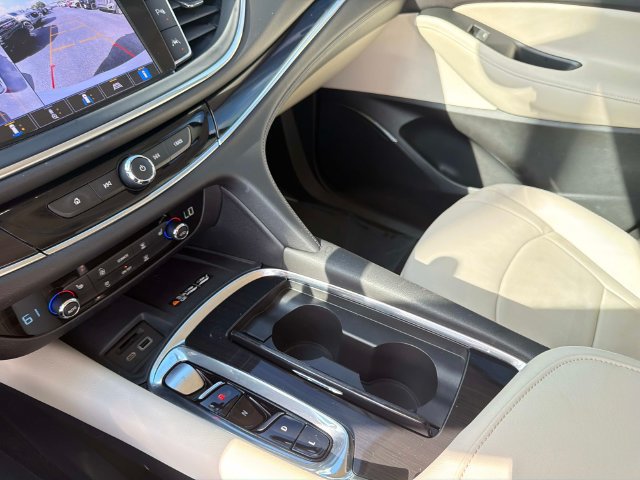 Used 2023 Buick Enclave Essence FWD image 21