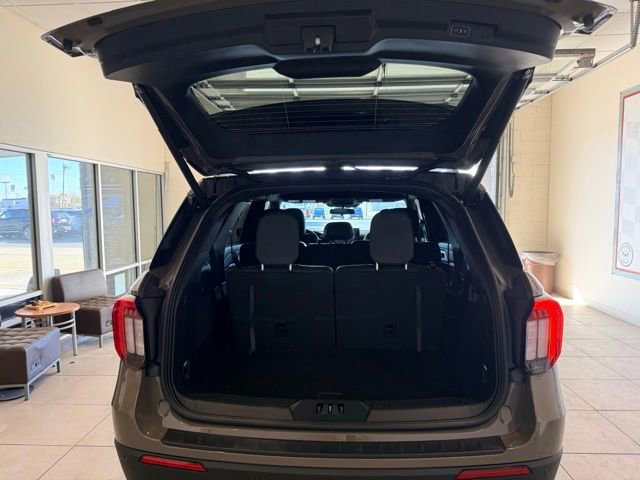 New 2026 Ford Explorer ST-Line w/ ST-Line Street Pack image 5