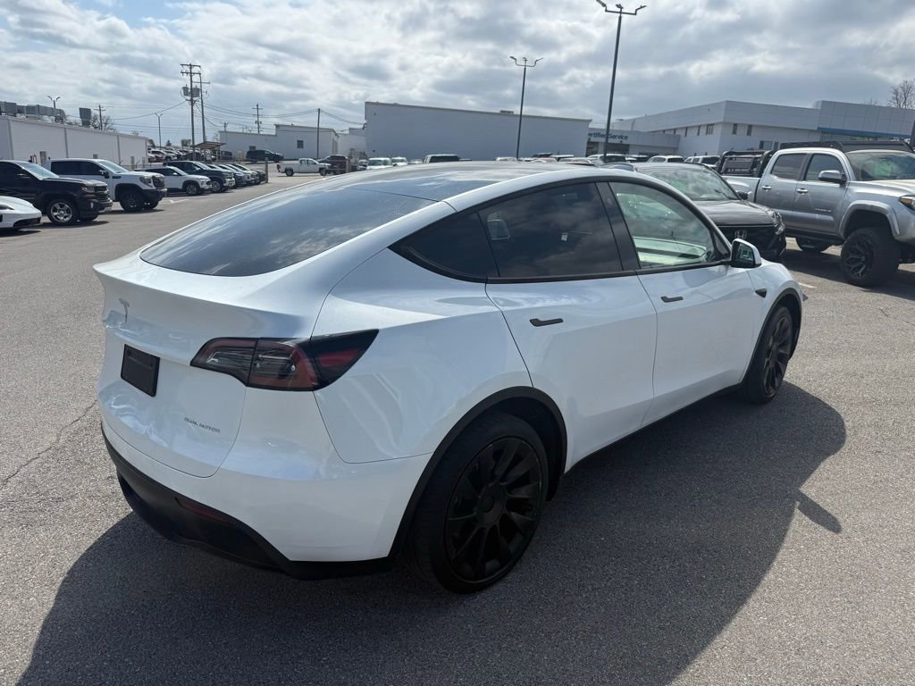 Used 2023 Tesla Model Y Long Range image 3