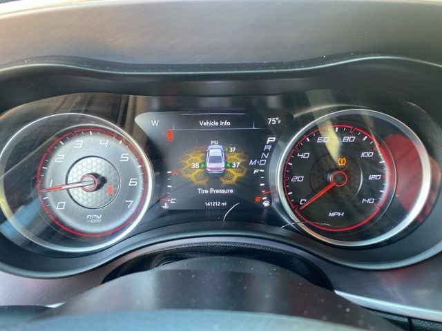 Used 2019 Dodge Charger SXT image 11