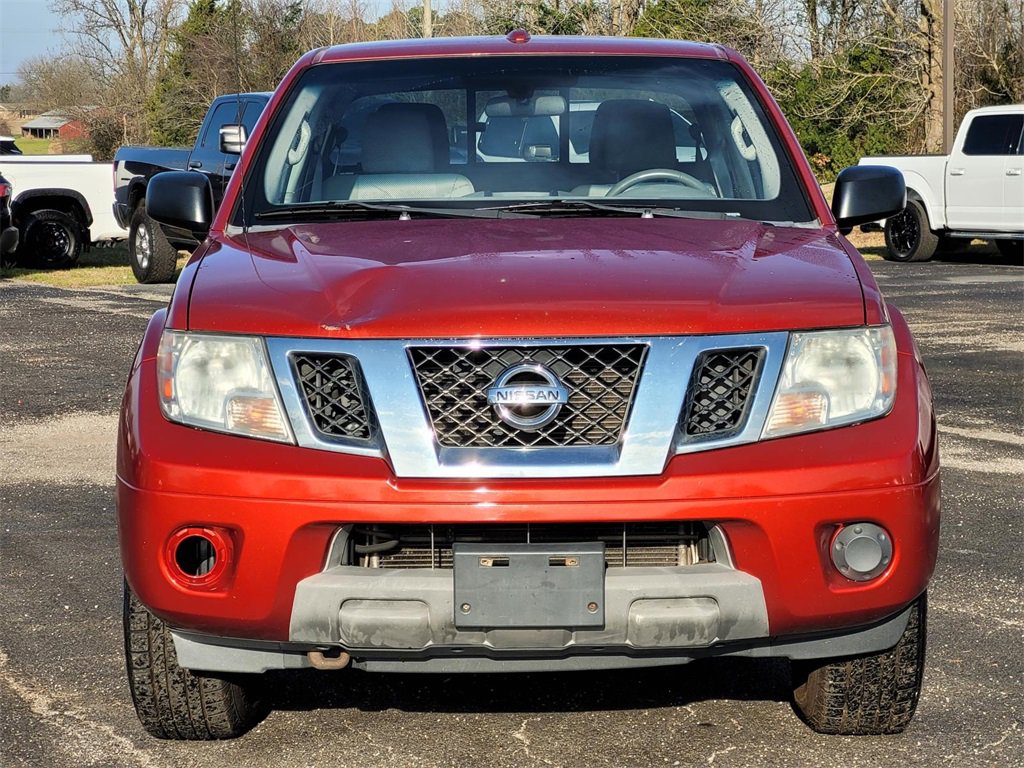 Used 2016 Nissan Frontier SV image 2