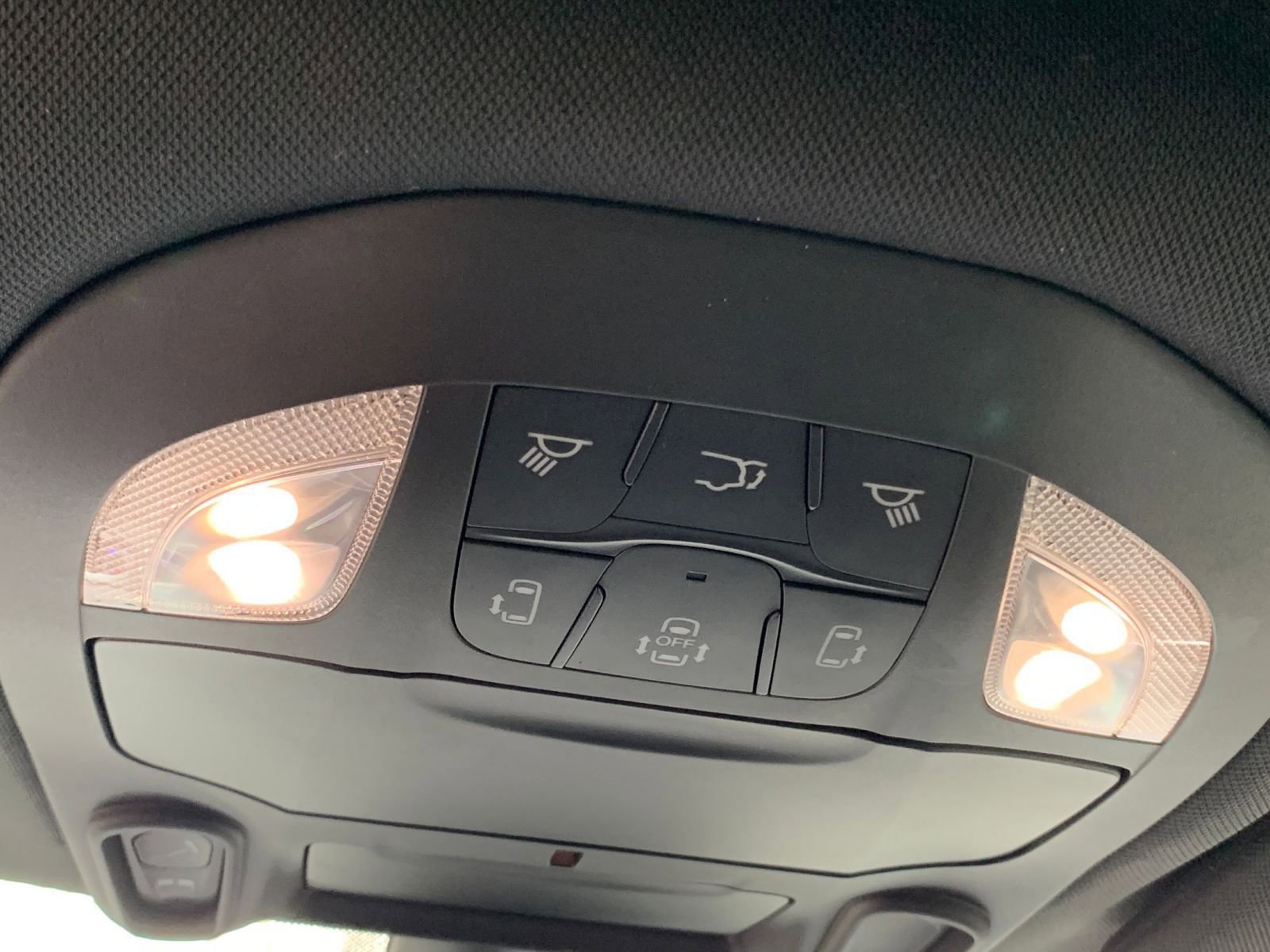 Used 2025 Chrysler Pacifica Limited image 25