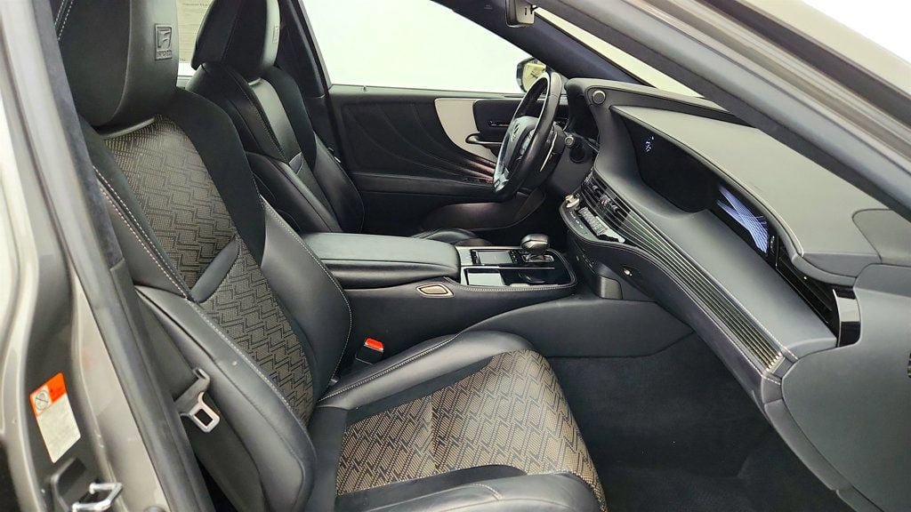 Used 2018 Lexus LS 500 F Sport w/ Accessory Package (Z2) RWD image 24