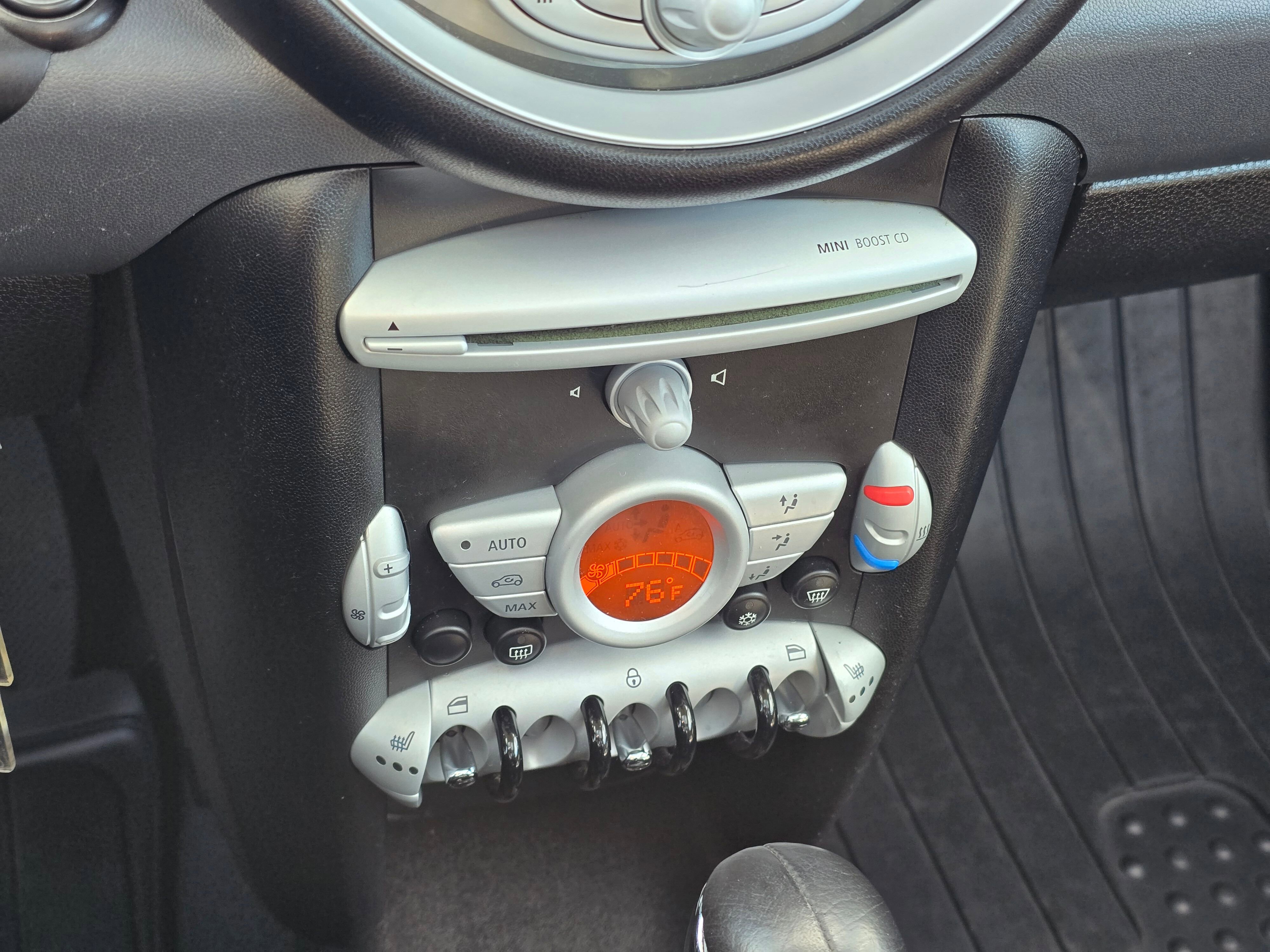 Used 2010 MINI Cooper Clubman Hardtop image 28