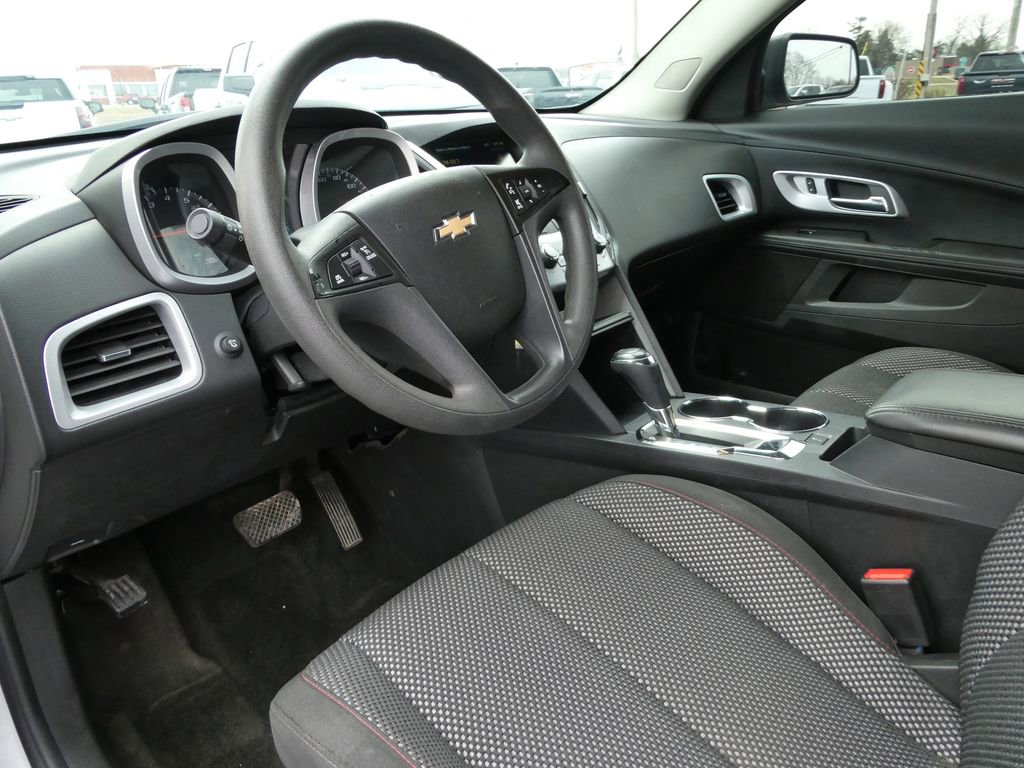 Used 2017 Chevrolet Equinox LS image 21