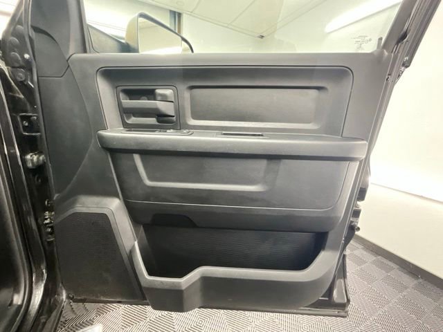 Used 2015 RAM 2500 Tradesman w/ Chrome Appearance Group AWD/4WD image 12