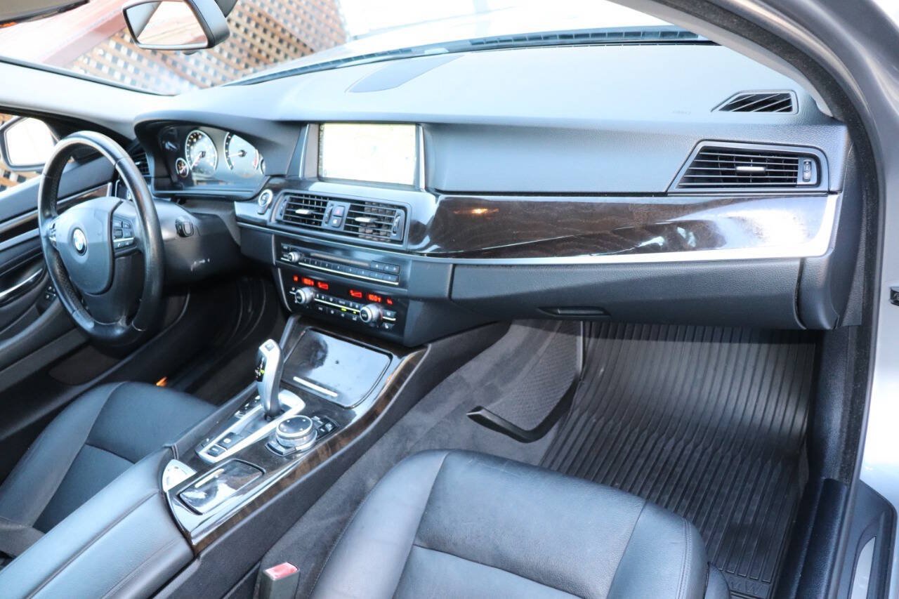 Used 2014 BMW 535d Sedan RWD image 32