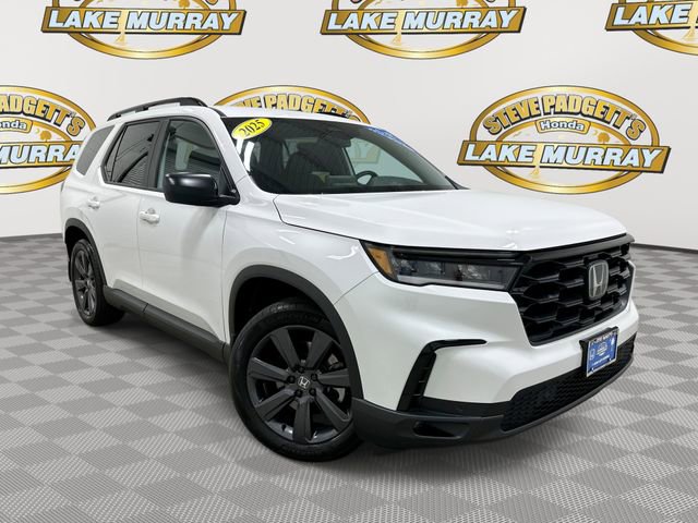 Used 2025 Honda Pilot Sport image 1